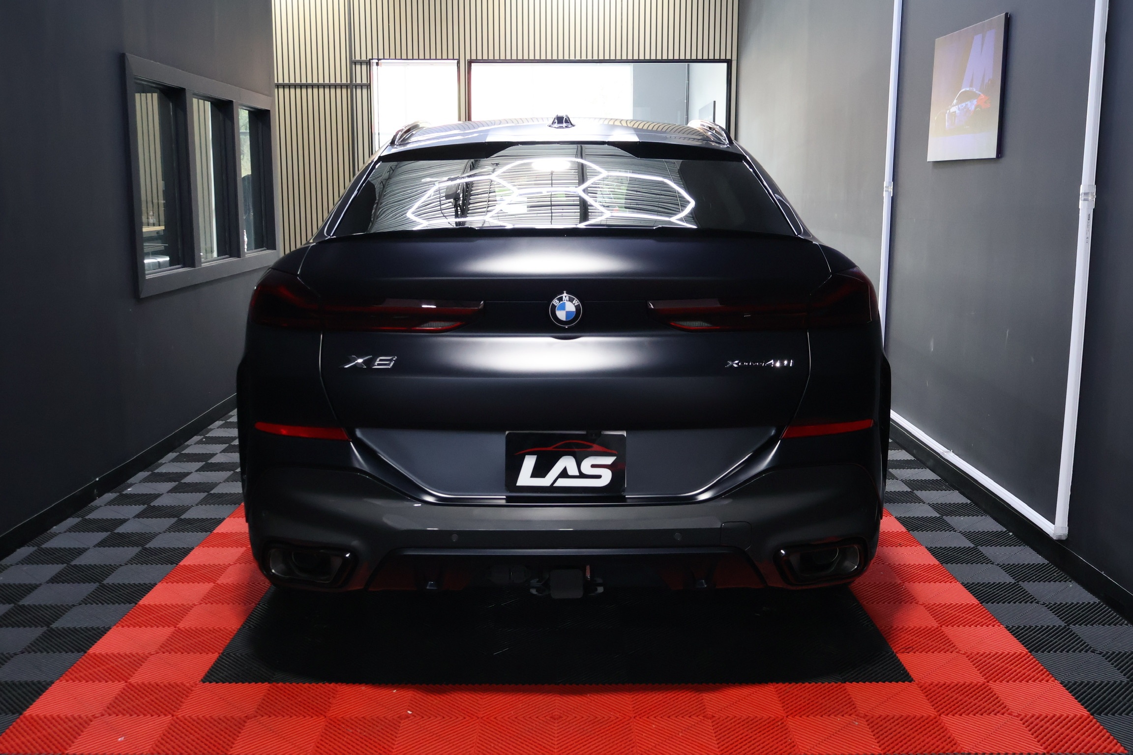 Changement de couleur — PPF couleur · BMW X6 mat · vue arrière
